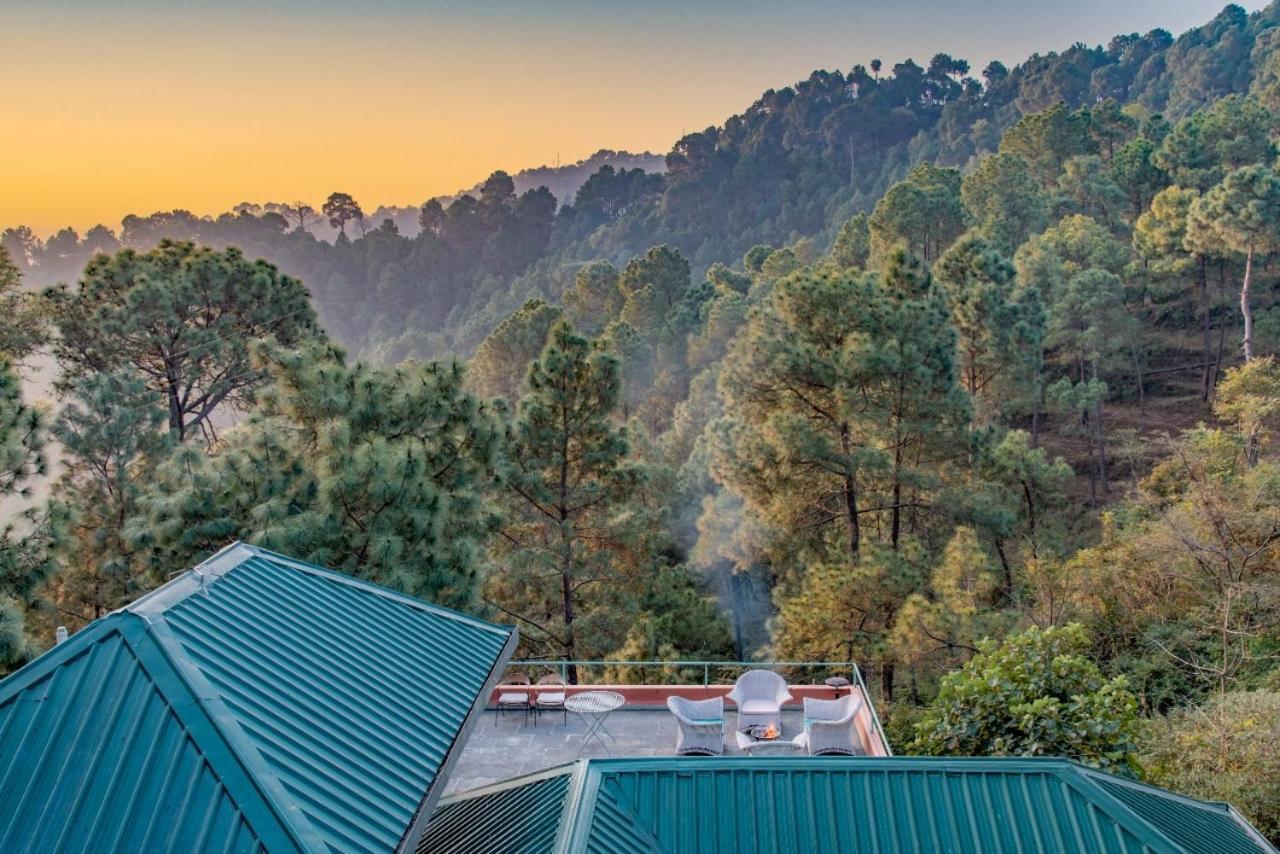 Western Edge Kasauli !Lawn! Bonfire! Peace! Pvt Villa ! Luaran gambar