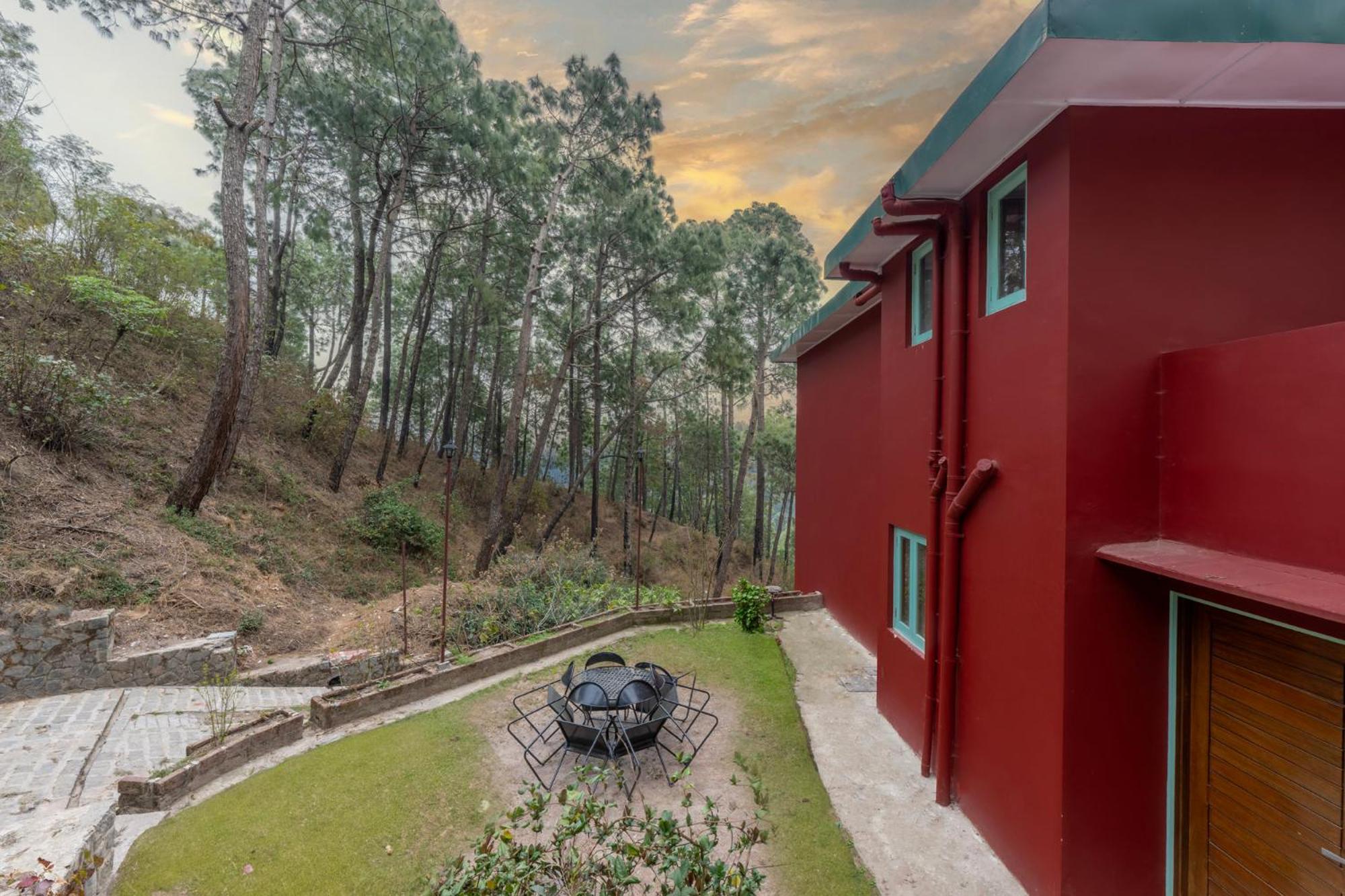 Western Edge Kasauli !Lawn! Bonfire! Peace! Pvt Villa ! Luaran gambar
